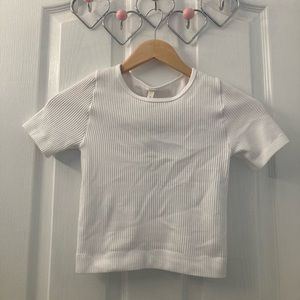 Aritzia Babaton flow white seamless crew-neck t-shirt